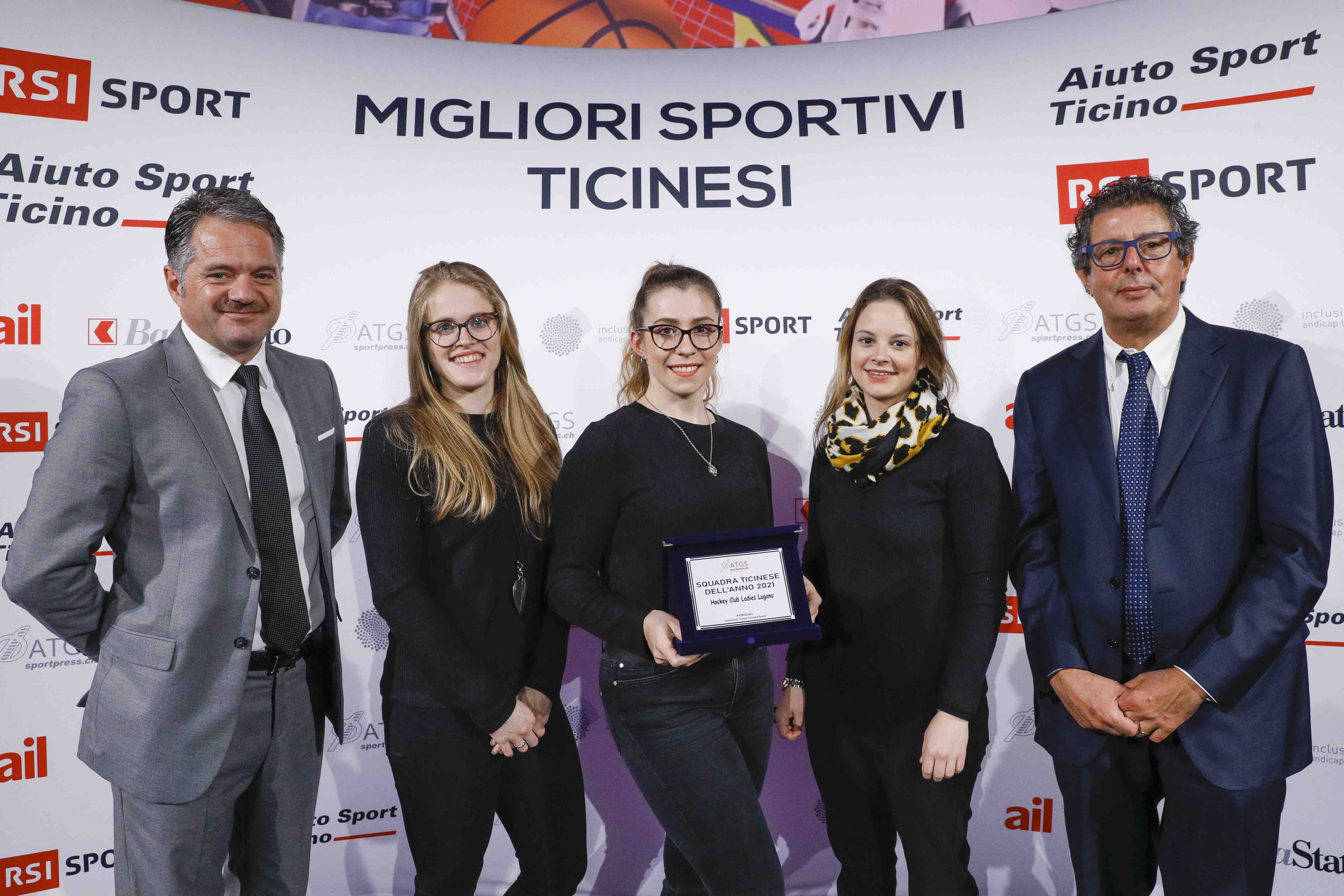 L’Ass. Ticinese Giornalisti Sportivi ha premiato quale “Squadra Ticinese dell’anno” le giocatrici dell’Hockey Club Ladies Lugano